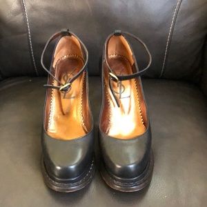 Yves Saint Laurent Heels